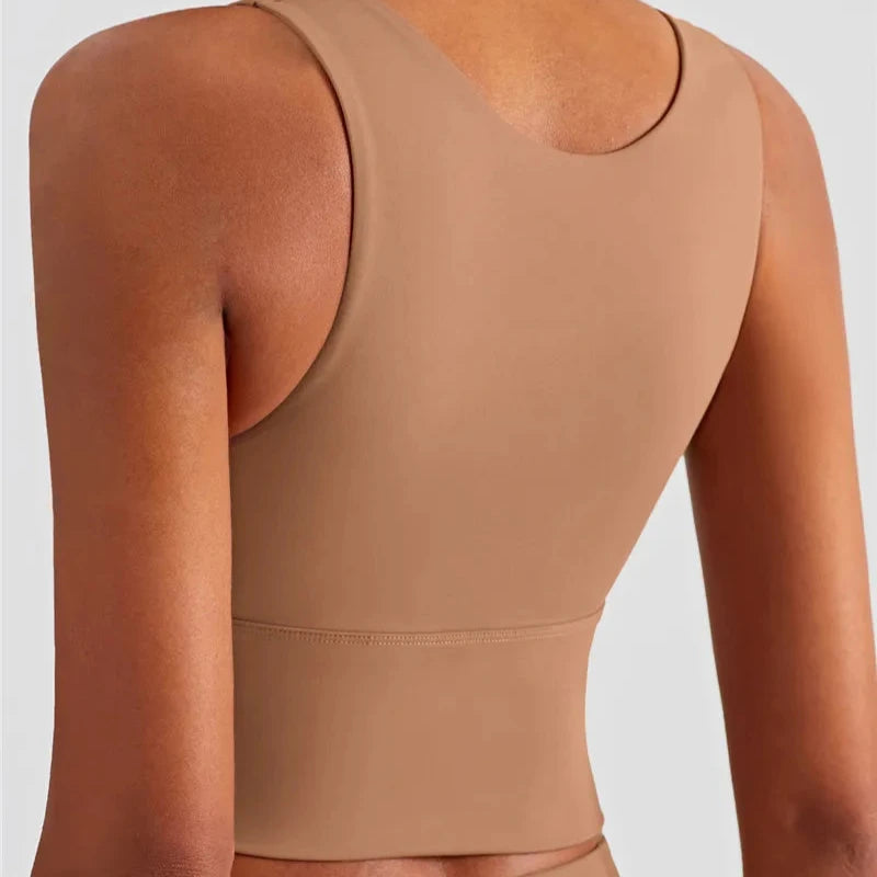 Blusa corta con abertura delantera