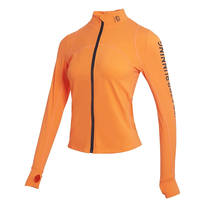 A Jaqueta Esportiva de Corrida oferece o máximo conforto e mobilidade durante sua corrida. Feita com materiais de alta qualidade, possui design aerodinâmico e respirável. Ideal para atletas que buscam performance e proteção em suas atividades esportivas.
