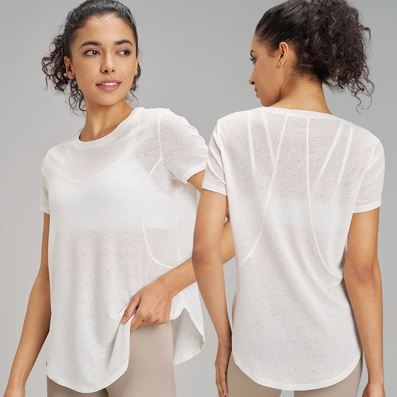 A Blusa de Yoga Fitness Feminina é a escolha perfeita para suas práticas de yoga! Com as costas vazadas e confeccionada em malha respirável, ela proporciona conforto e liberdade de movimento. Além disso, seu design elegante e moderno irá te inspirar a alcançar seu máximo potencial. Adquira já a sua e desfrute de uma experiência de yoga única e revigorante!