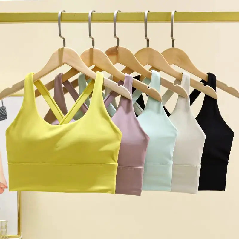 Com o Top Esportivo com Bojo Fixo, você terá alta sustentação e proteção contra impactos para praticar corrida, yoga e academia. Seu design antichoque garante conforto e segurança durante os exercícios. Tenha o melhor desempenho com estilo e conforto.