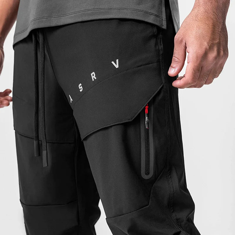 Pantalón cargo con cremallera lateral