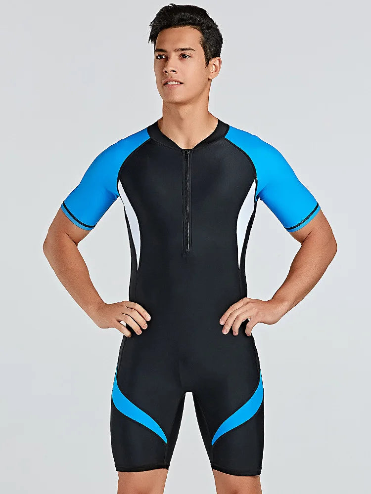 Maiô masculino para natação com design ergonômico, proporcionando maior conforto e liberdade de movimentos. Feito com tecido de alta qualidade, resistente ao cloro e com proteção UV, perfeito para treinos e competições. Aproveite o melhor desempenho na água com o Maiô Masculino para Natação.