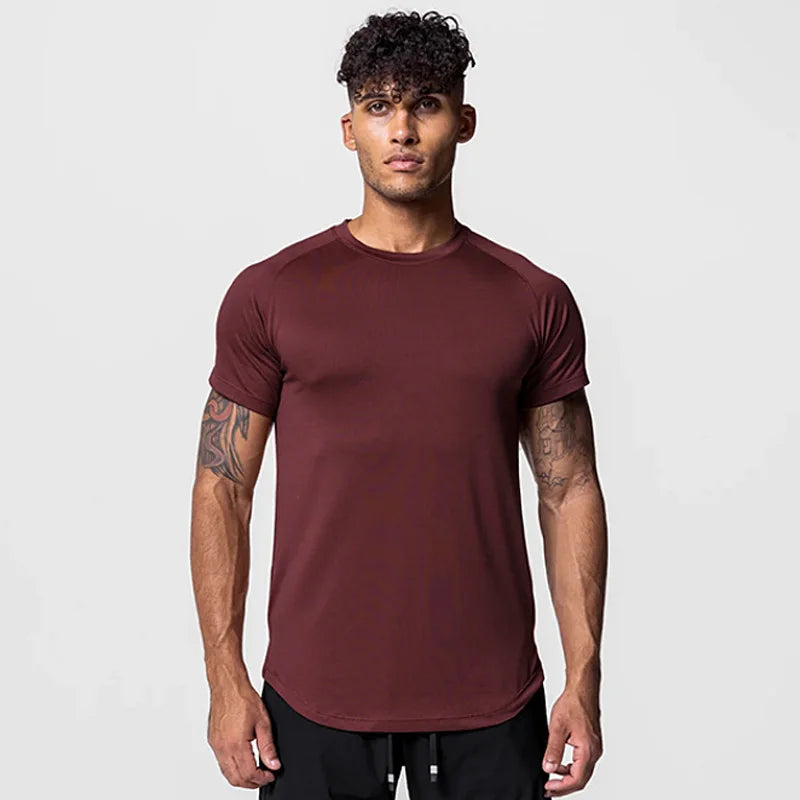 A Camisa Slim de Treino é perfeita para homens que buscam estilo e conforto durante os treinos. Fabricada em tecido de alta qualidade, com modelagem slim que oferece maior liberdade de movimentos. Com essa camisa, você estará sempre pronto para treinar com máximo desempenho.